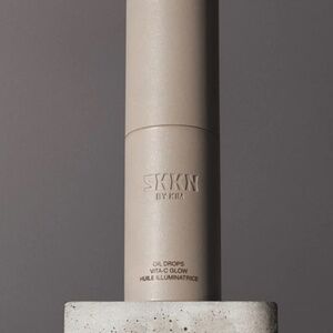Skkn By Kim Oil Drops Vitamin C Glow (95$ Retail)